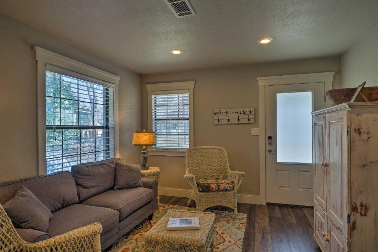 Cozy Home Blocks To Georgetown Square And Su! Bagian luar foto