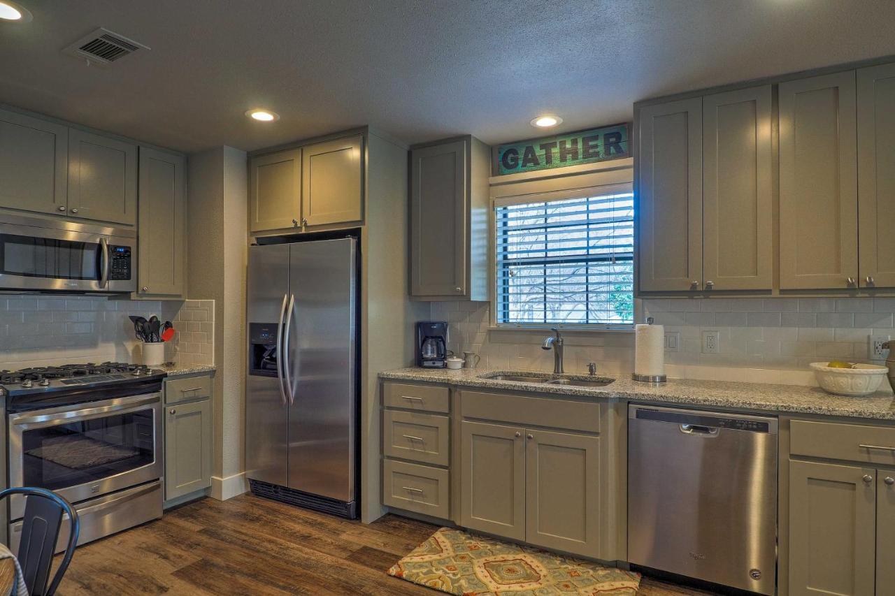 Cozy Home Blocks To Georgetown Square And Su! Bagian luar foto