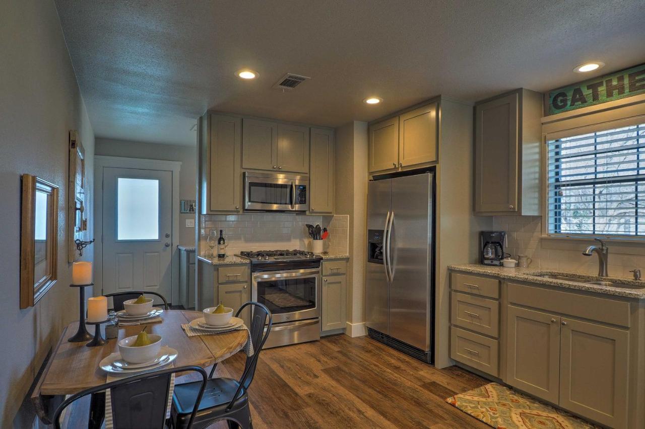Cozy Home Blocks To Georgetown Square And Su! Bagian luar foto