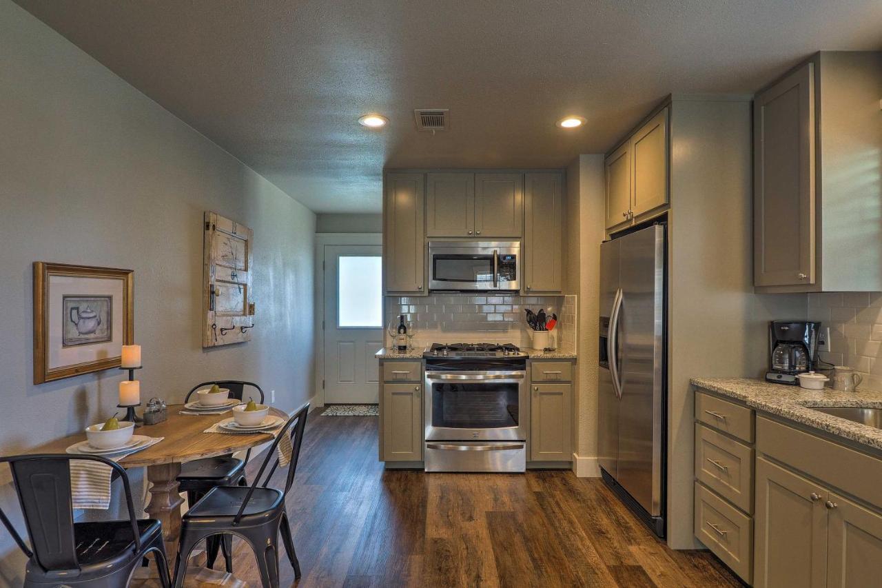 Cozy Home Blocks To Georgetown Square And Su! Bagian luar foto