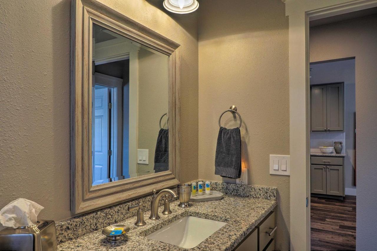 Cozy Home Blocks To Georgetown Square And Su! Bagian luar foto